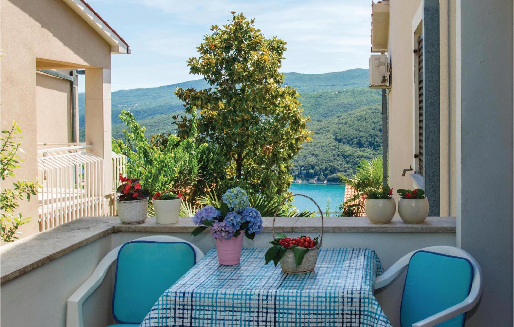Beautiful Apartment In Rabac With Kitchen Экстерьер фото