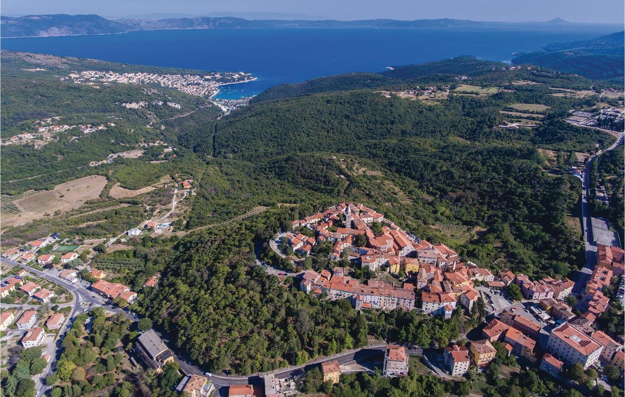 Beautiful Apartment In Rabac With Kitchen Экстерьер фото